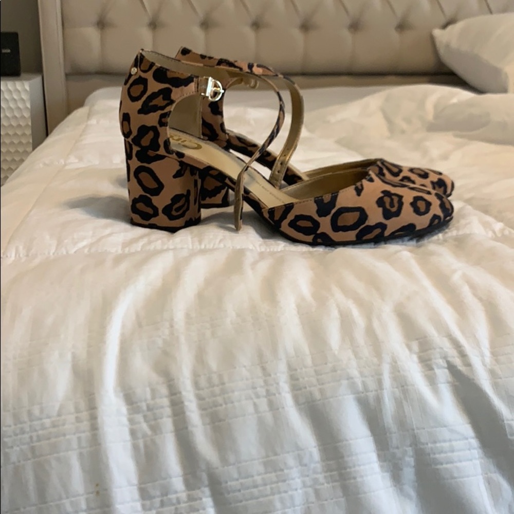 PRECIOUS leopard heels!!!